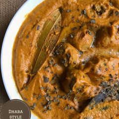 A picture of Mushroom Tikka masala.