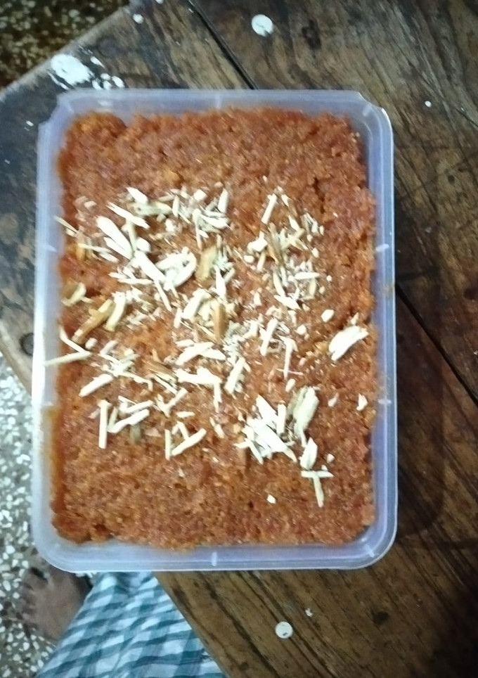 ગાજર નો હલવો (Gajar Halwa Recipe In Gujarati) રેસીપી મુખ્ય ફોટો