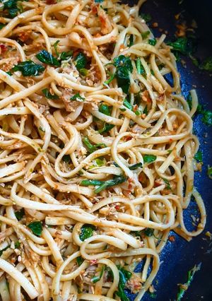 A picture of Fresh Crab Meat & Chilli Garlic Pasta.