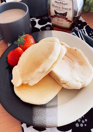 A picture of Fluffy Rice Flour Soufflé Pancakes.