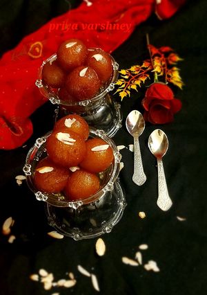 इंस्टेंट रेडी मिक्स गुलाब जामुन (Instant Ready Mix Gulab Jamun Recipe in Hindi) रेसिपी मुख्य फोटो