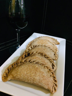 Una foto de Empanadas integrales con carne soya y vegetales 🌽🥕