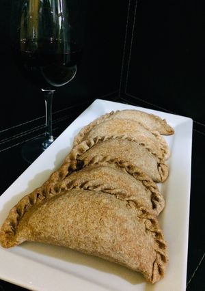 Una foto de Empanadas integrales con carne soya y vegetales 🌽🥕