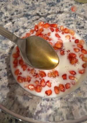 Una foto de Postre de granada
