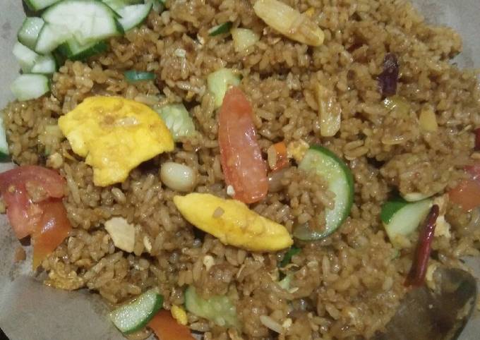 Nasi goreng bumbu rendang
