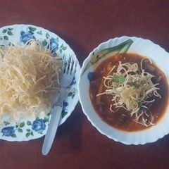 A picture of American chopsuey.