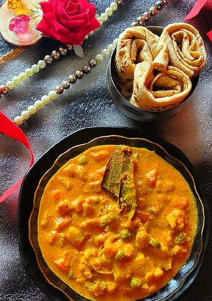A picture of Shahi Vegetable Kurma/Korma.