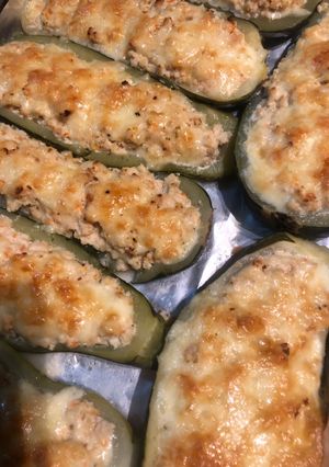 Una foto de Zapallo italiano relleno con pollo y crema