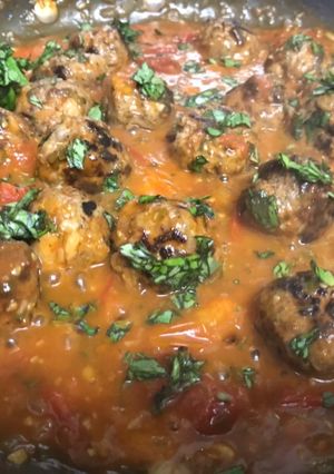 A picture of Spicy meatballs.