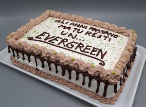 Foto di Torta di compleanno con base chiffon cake