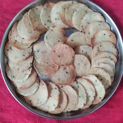 A picture of Crispy Baked Sweet Potato Crackers.