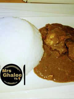 Tuwon shinkafa miyar kuka da naman kaza ainihin hoton girkin