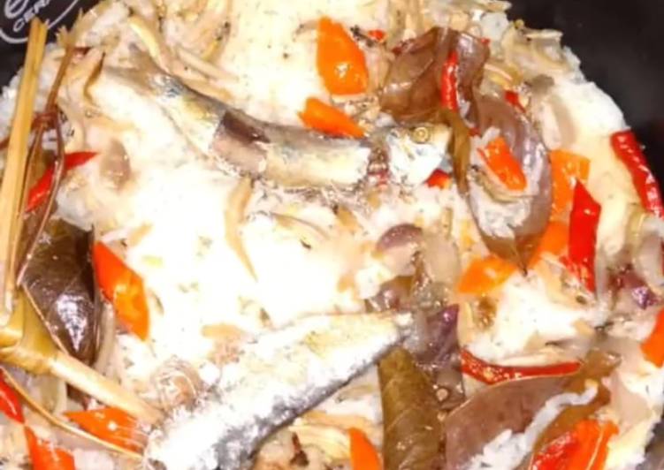 Nasi liwet ikan asin ricecooker
