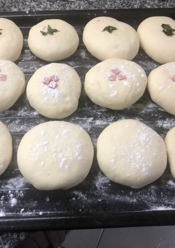 Una foto de Pan casero relleno🥖 ♥️