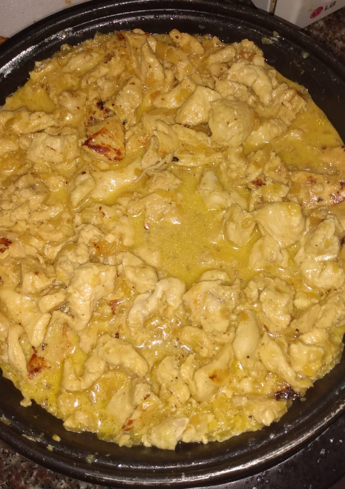 Una foto de Trozos de pollo al curry
