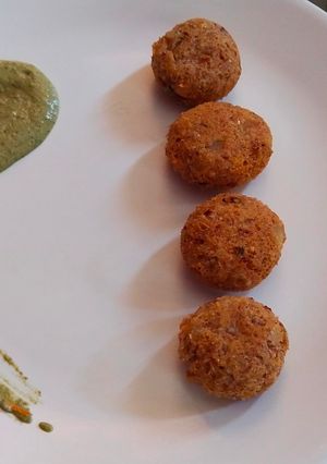 A picture of Sabudana vada.