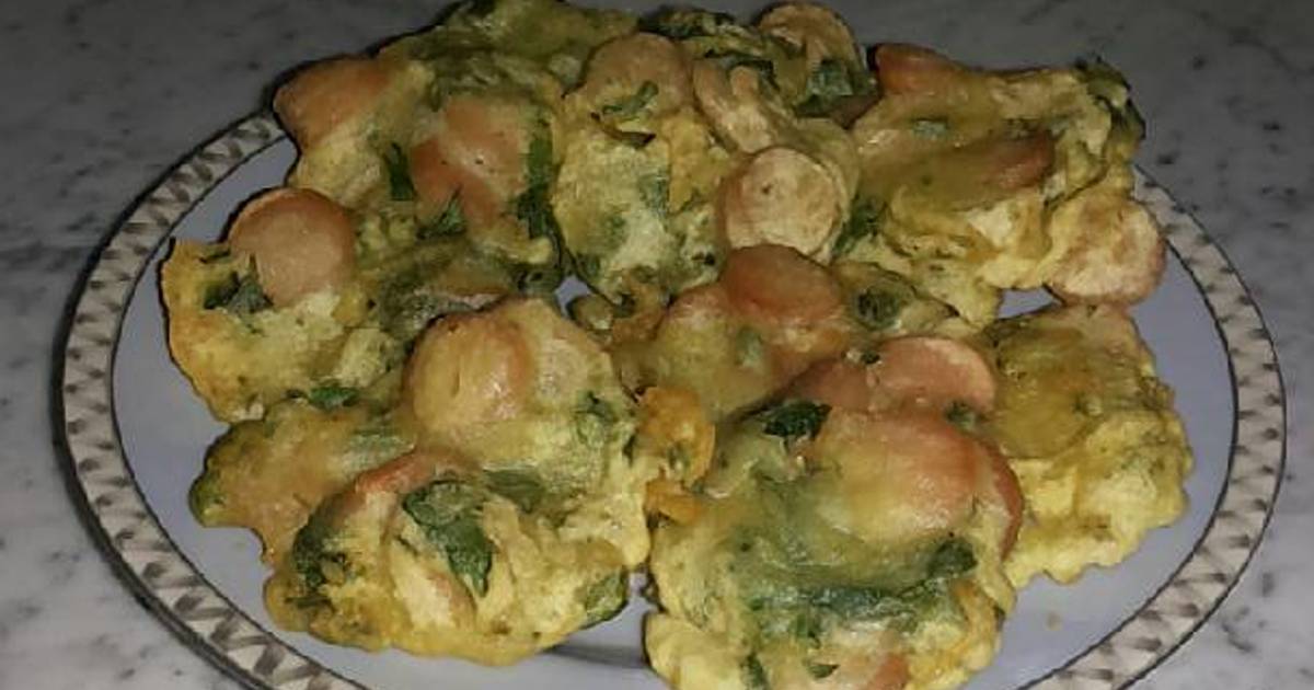 Resep Bakwan Sosis Daun Seledri oleh Lia Warneri - Cookpad