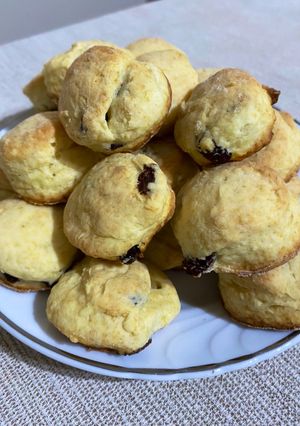 Una foto de Scones dulces con pasas de uva
