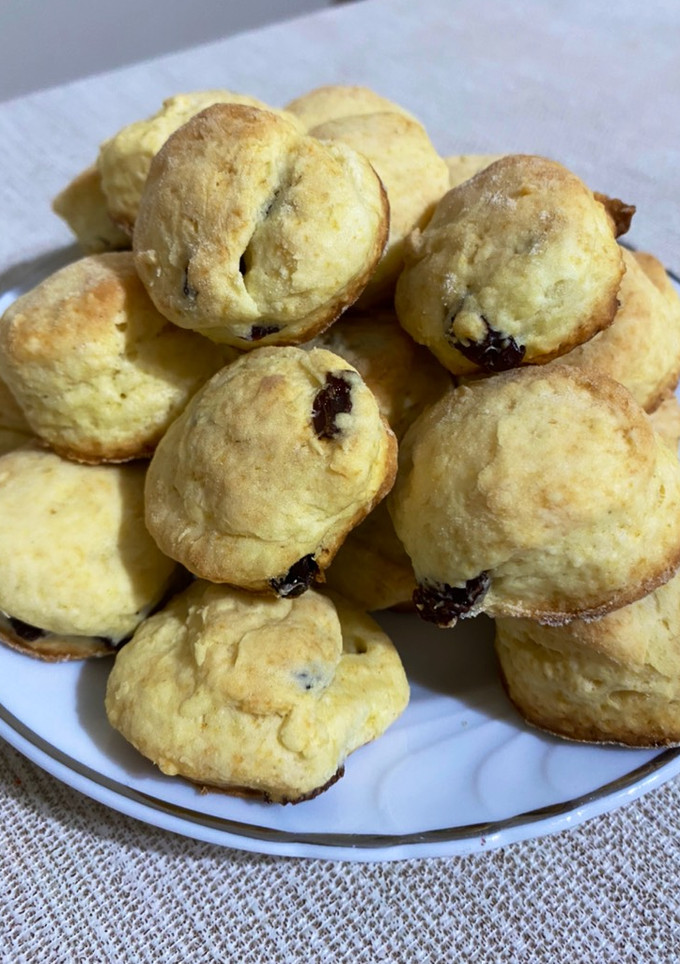 Una foto de Scones dulces con pasas de uva