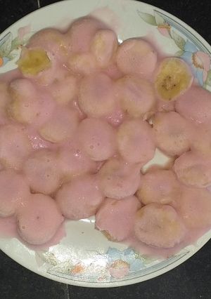 Una foto de Snacks bocaditos saludables de banana y yogurt🍌