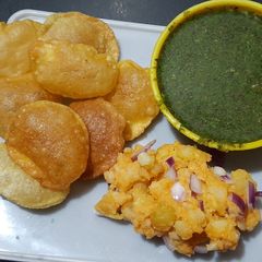 A picture of Puri for panipuri.