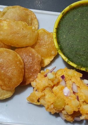 A picture of Puri for panipuri.