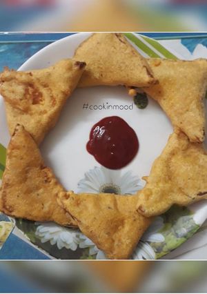 A picture of Bread pakoda.