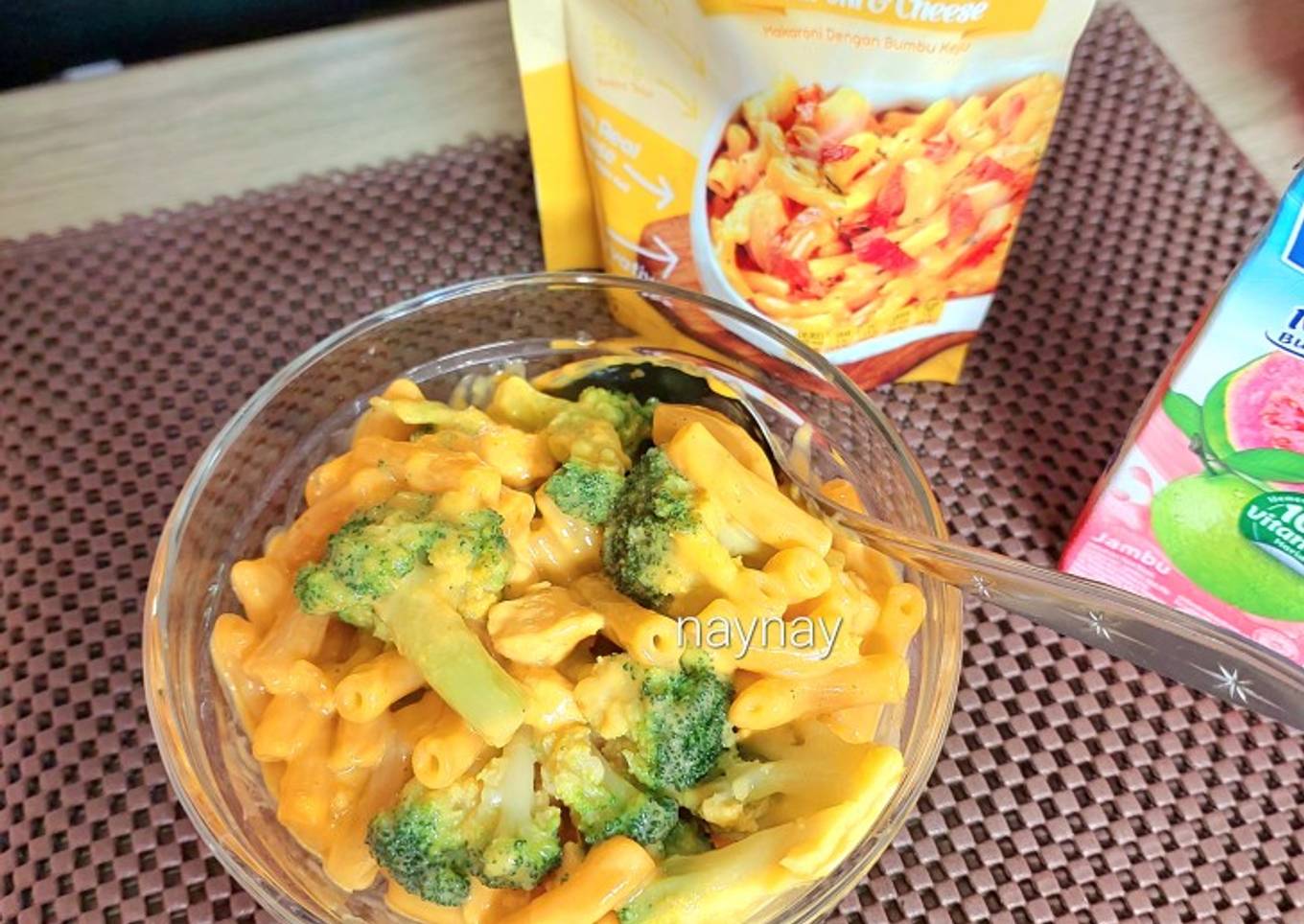 Broccoli Chicken Mac n Cheese
