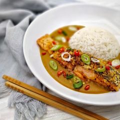 A picture of Panko & Coconut Crusted Salmon Fillet.