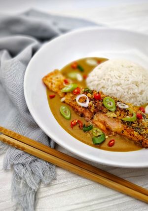 A picture of Panko & Coconut Crusted Salmon Fillet.
