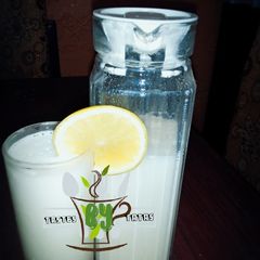 A picture of Orange-banana smoothie.