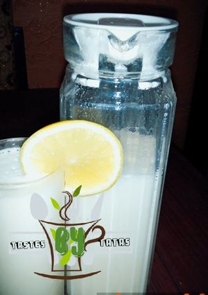A picture of Orange-banana smoothie.