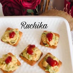 A picture of Biscuit canapés.