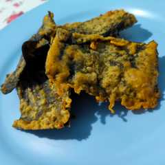 A picture of Nori goreng krispi.