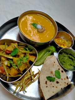 ગુજરાતી જમણ રેસીપી મુખ્ય ફોટો