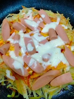 Hình của món Pizza khoai tây version pha ke 😂.