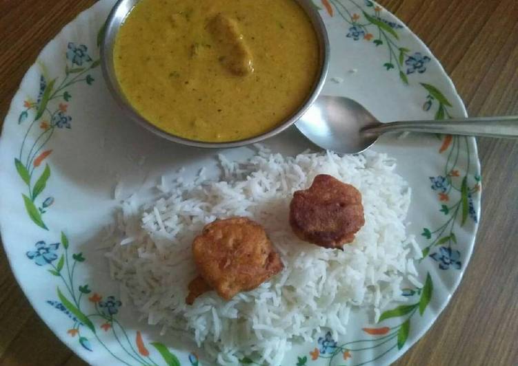 Kadhi Pakora with boiled Rice