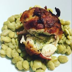 A picture of Stuffed Guacamole Bacon Wrapped Chicken Breast.