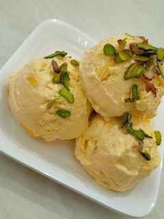 A picture of Mango ice cream.