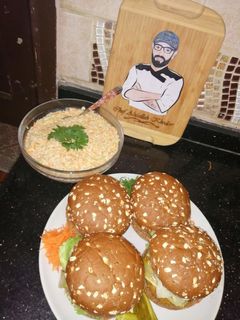 صورة لوصفة برجر نباتي 🍔🥬🥒🌶️🥦🧄🧅🧀