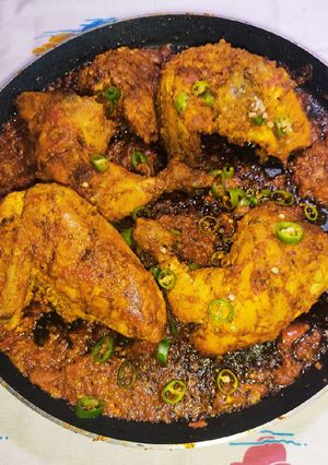 A picture of Tawa Chicken In Nihari Masala.