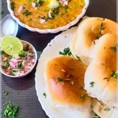 A picture of Pav bhaji.