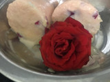 रोज़ आइसक्रीम (Rose Icecream recipe in Hindi)