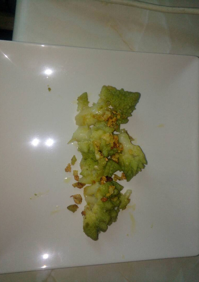 Una foto de Romanescu con ajo