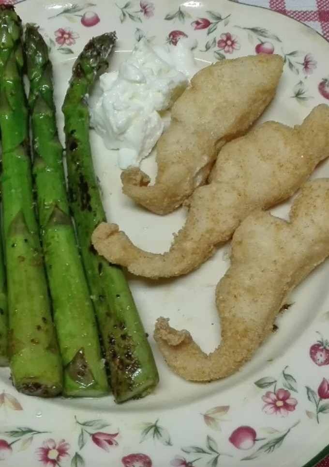 Una foto de Rosada frita con espárragos a la plancha