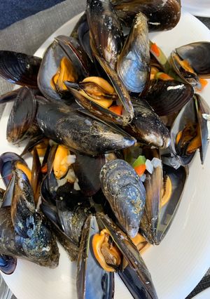 Una foto de Mejillones al vapor