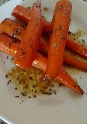 Una foto de Zanahorias glaseadas con estragon