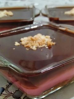 صورة لوصفة تحلية الطبقات بالفلو والشوكولاته 😋 الرائعة