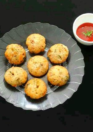 A picture of Bread Vegetable kuzhipaniyaram.