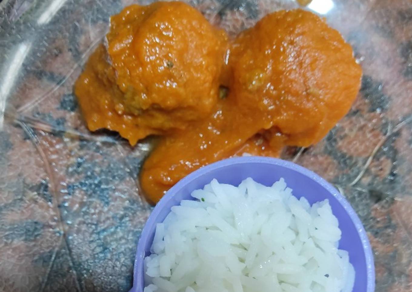 Albóndigas saludables para cena en salsa roja